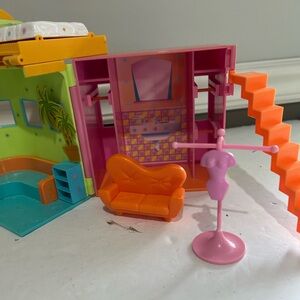 VTG 2002 Polly Pocket Folding Playset SPARKLE STYLE HOUSE  Few Accessories